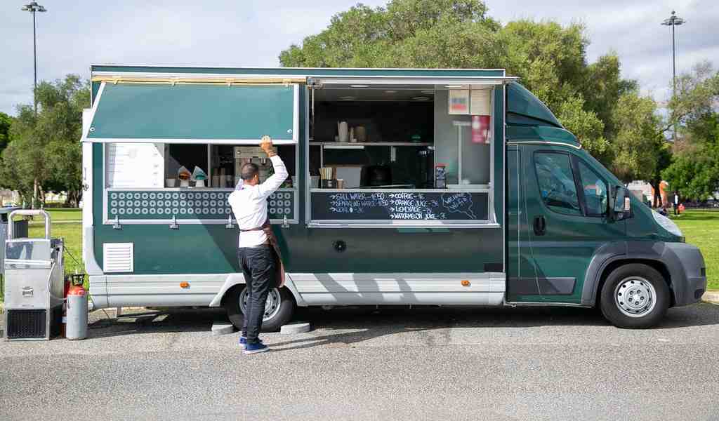 tiffin food van